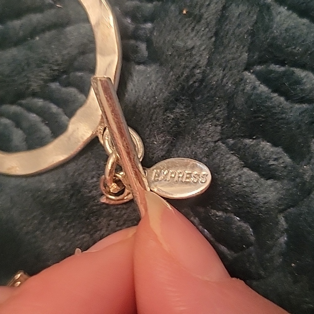 4 Bracelets - image 6